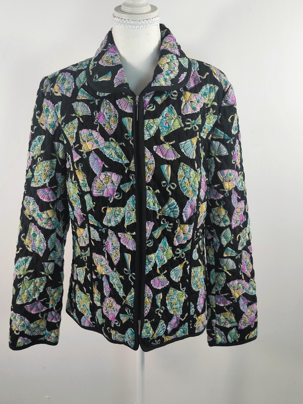 VTG R.Q.T. Quilted Jacket‎ Medium Black Floral Oriental Fan Print Art Wear...